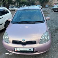 Toyota Vitz, 1999